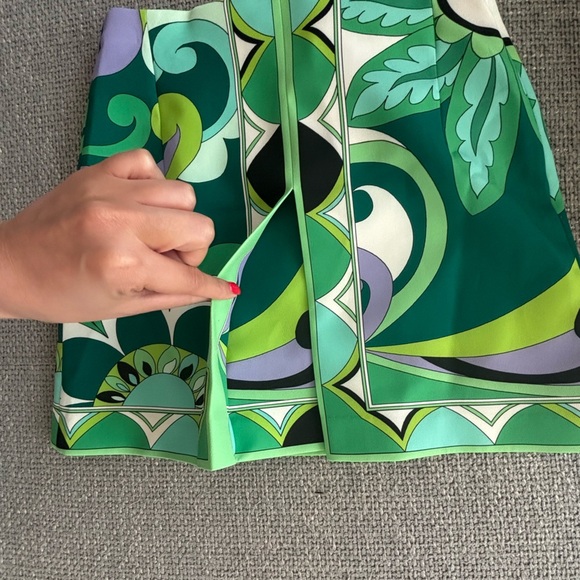 Zara Green Printed Mini Skirt – Size Small (Brand New, No Tag) - Picture 7 of 12